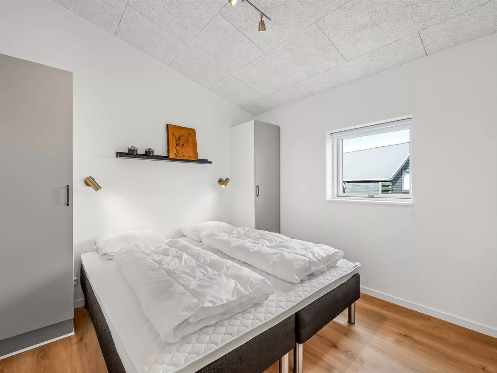 "Waldar" -  from the sea-Binnen