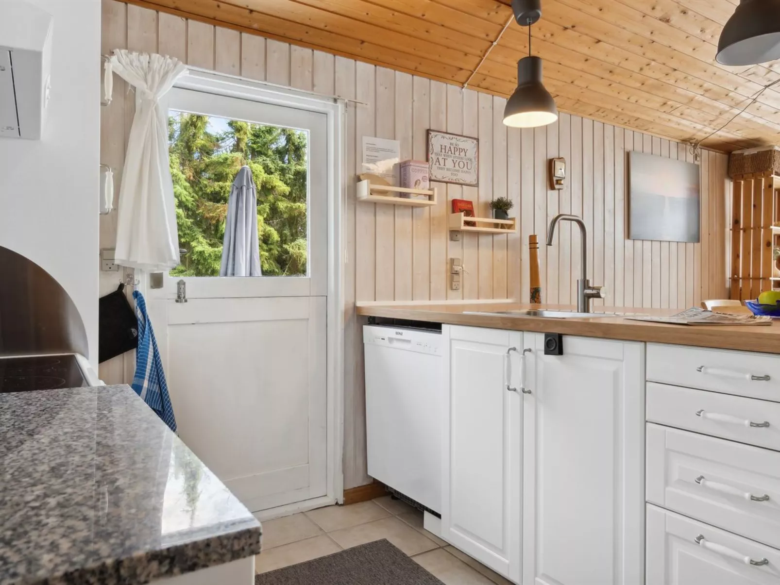 "Zoya" - 470m from the sea-Binnen