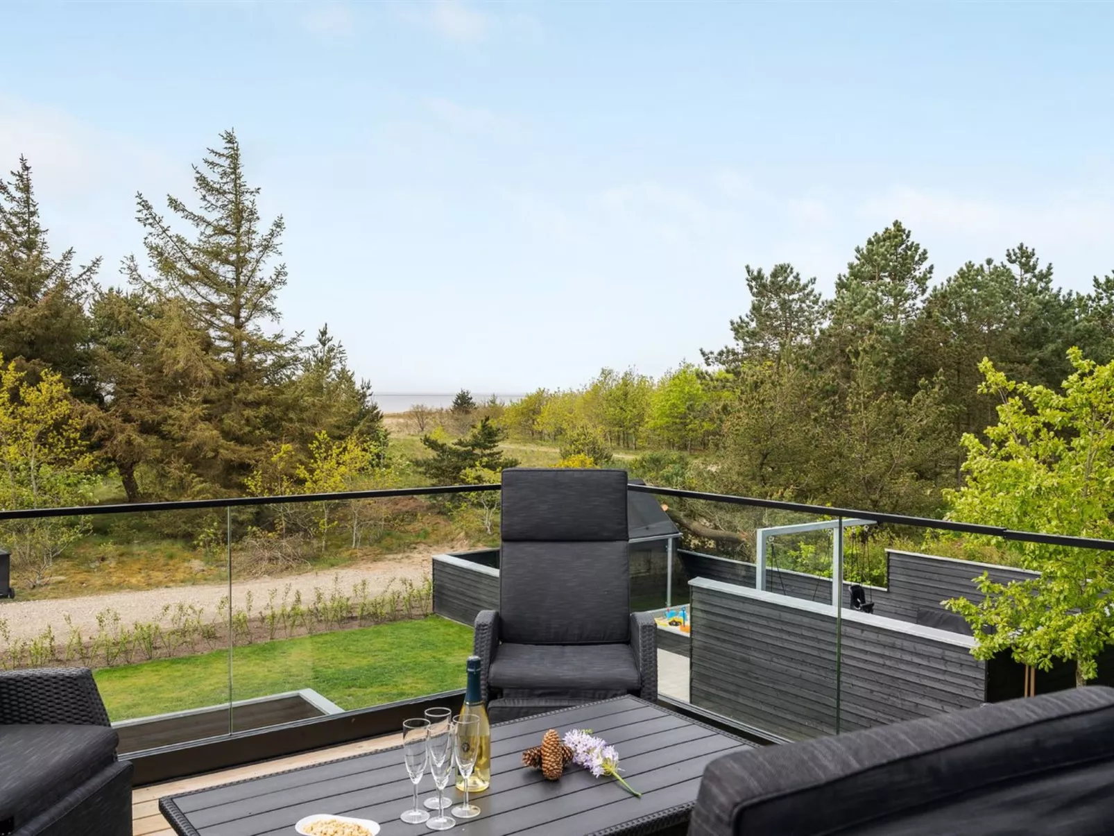 "Jonne" - 200m to the fjord-Buiten