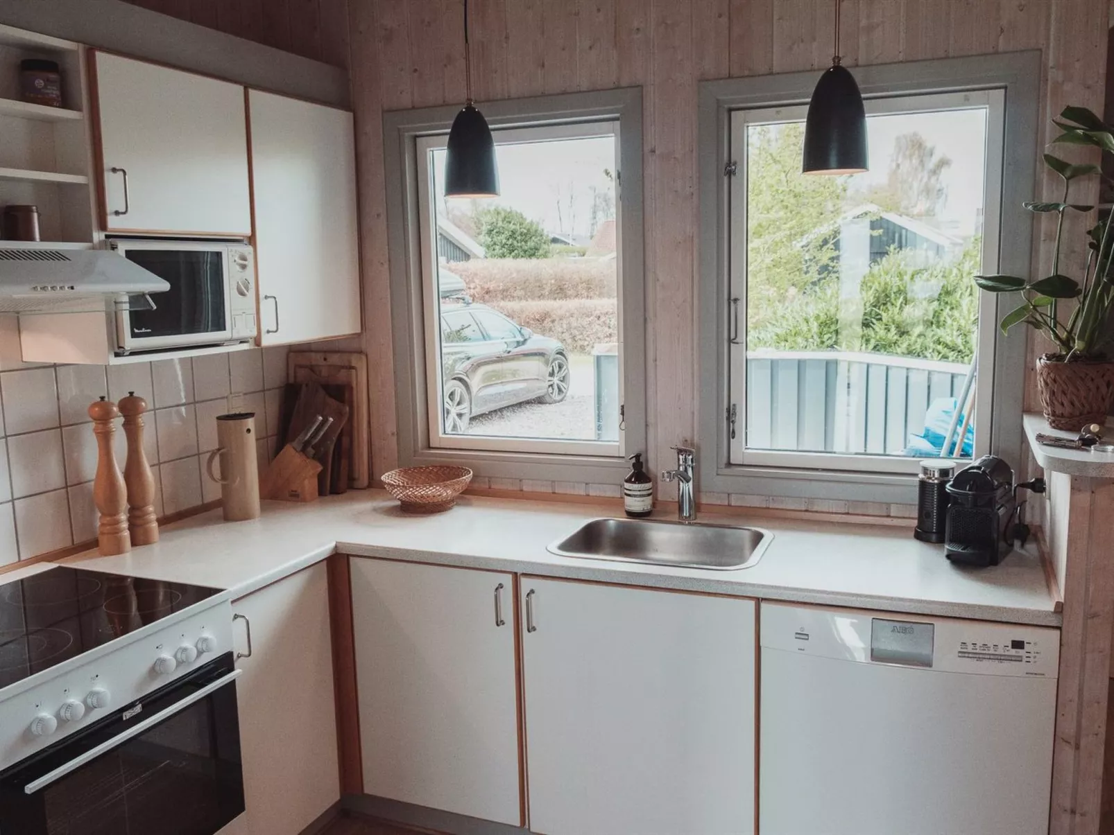 "Neno" - 100m from the sea-Binnen