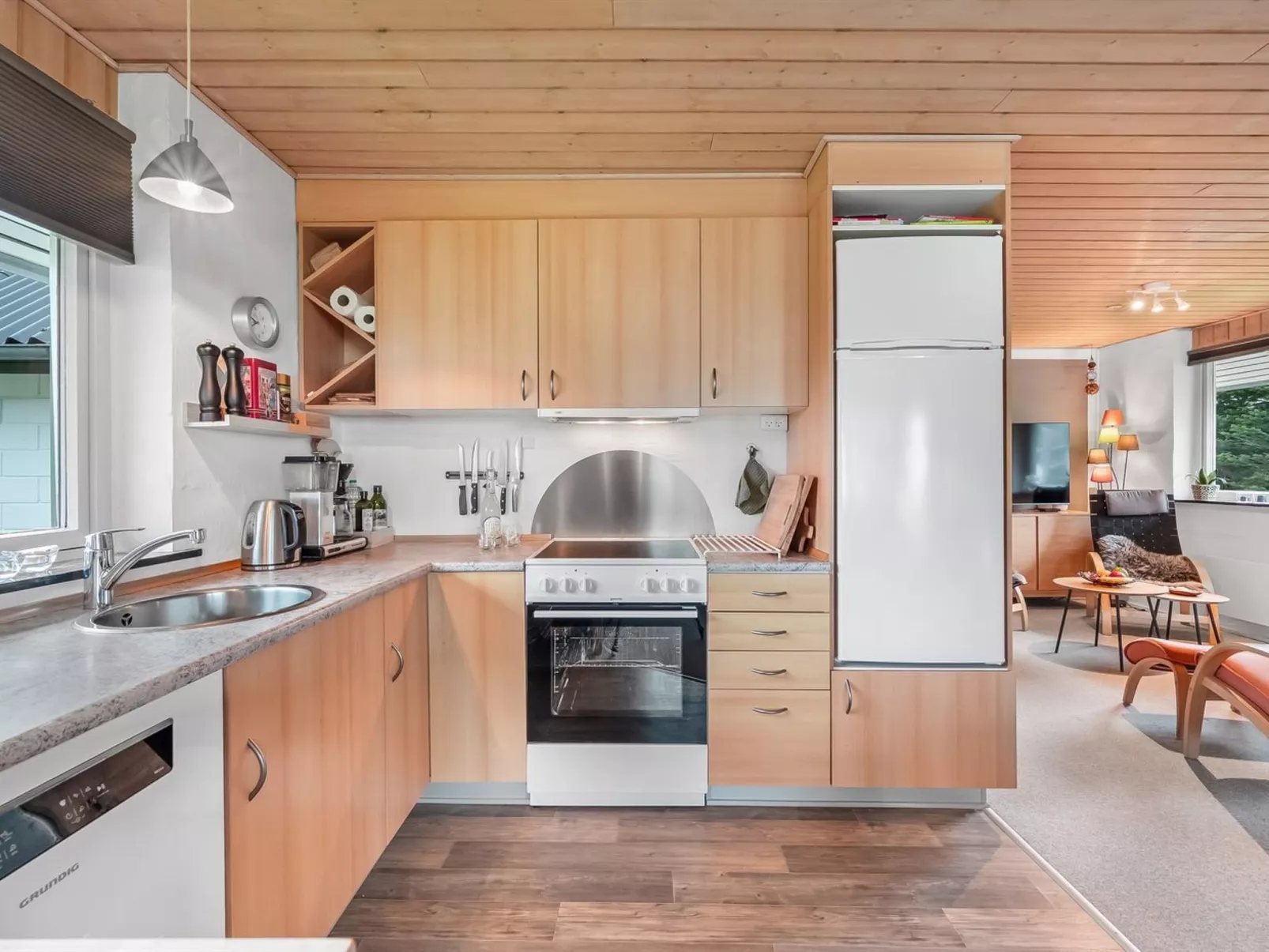 "Moreen" - 200m to the fjord-Binnen