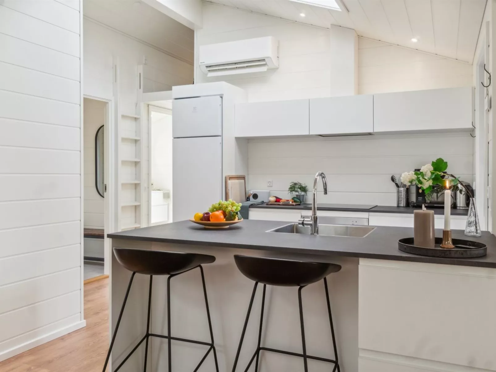 "Ela" - 800m from the sea-Binnen