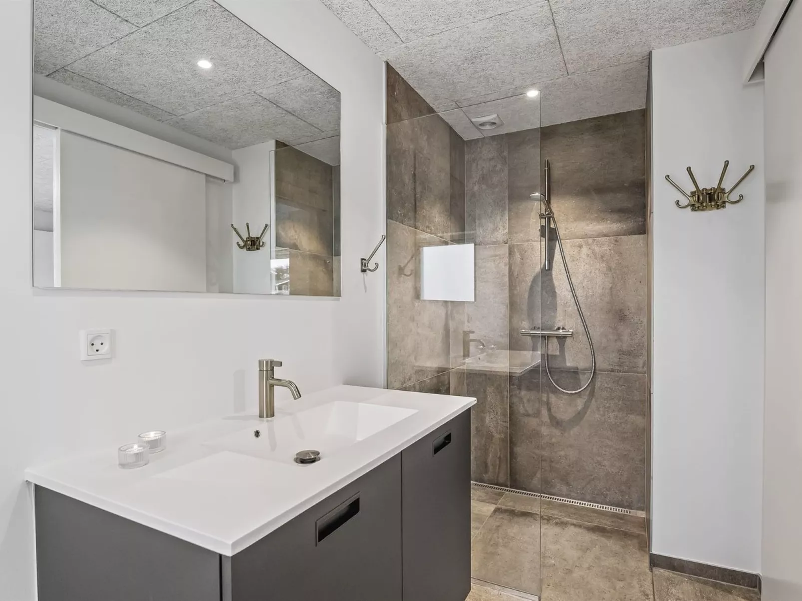 "Chenoa" - 350m from the sea-Binnen