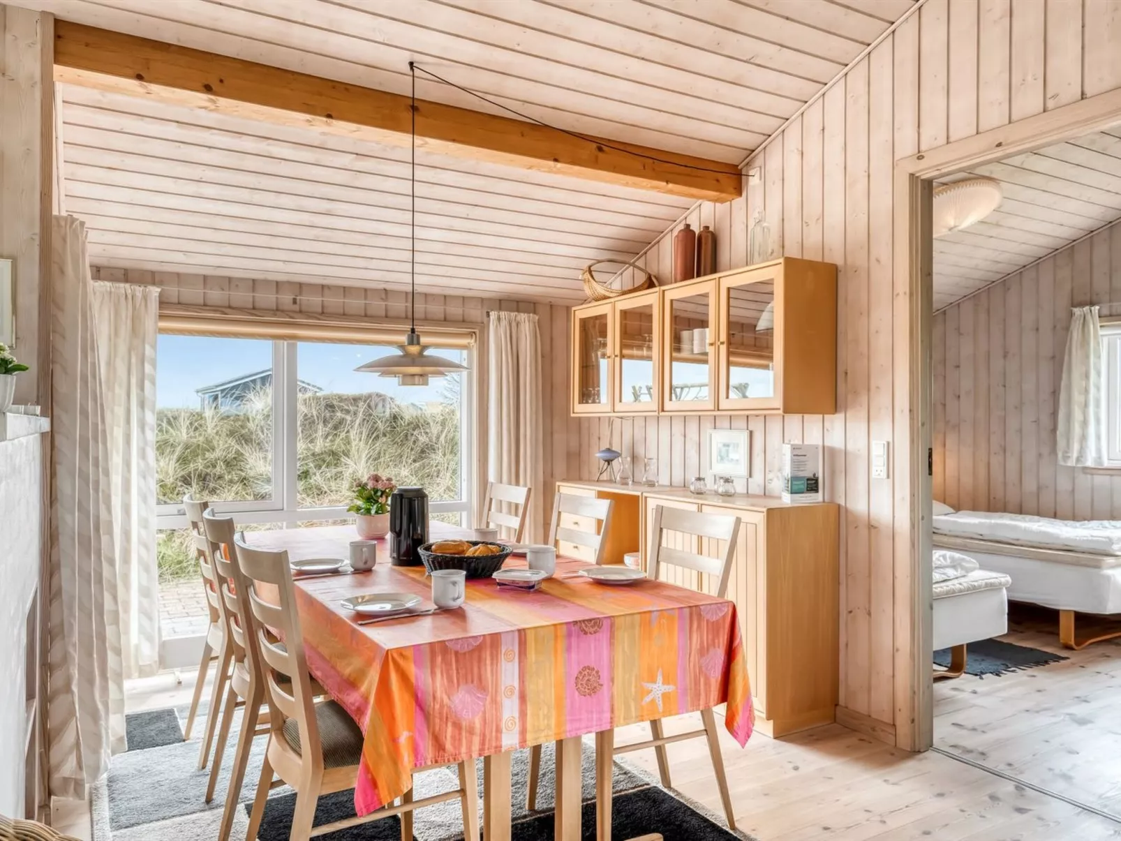 "Hughe" - 200m from the sea-Binnen