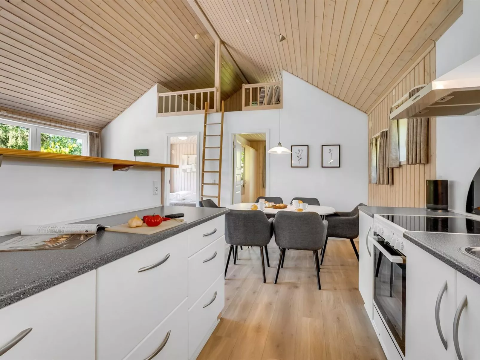 "Rohan" - 700m from the sea-Binnen