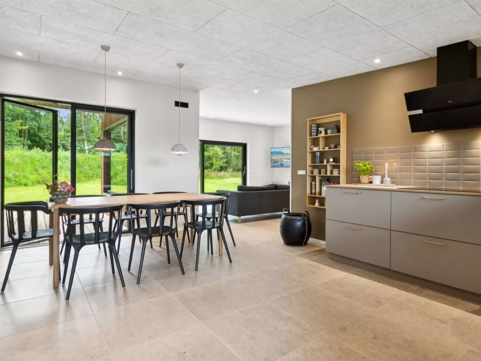 "Karlene" - 300m from the sea-Binnen