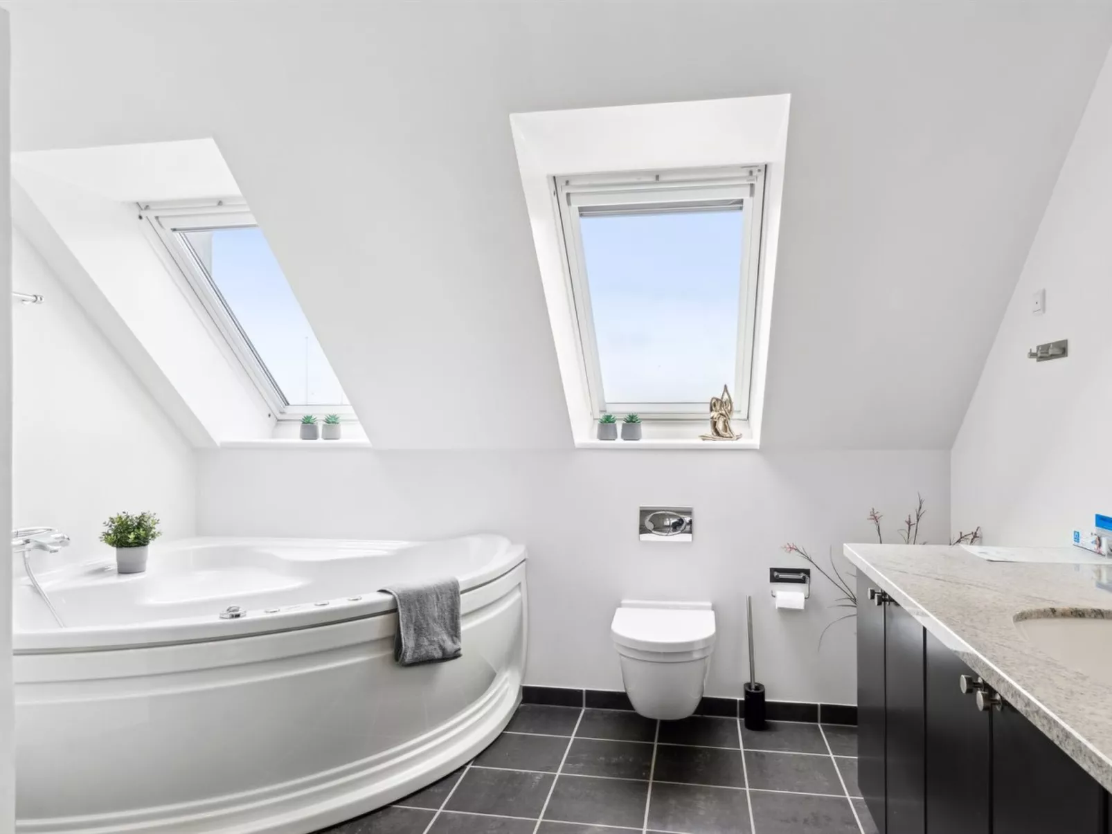 "Skade" - 10m from the sea-Binnen