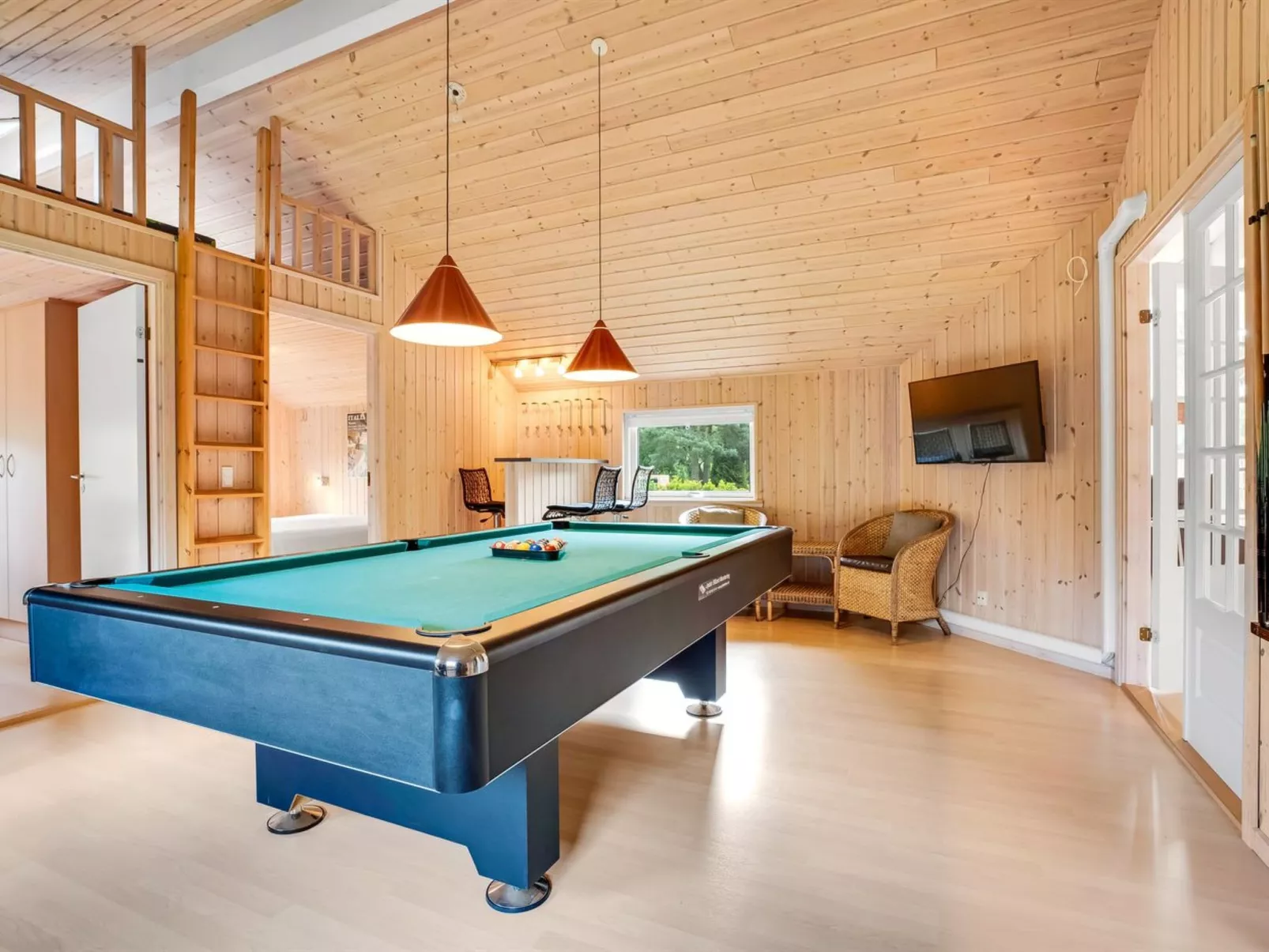 "Gudlaug" - 1km from the sea-Binnen