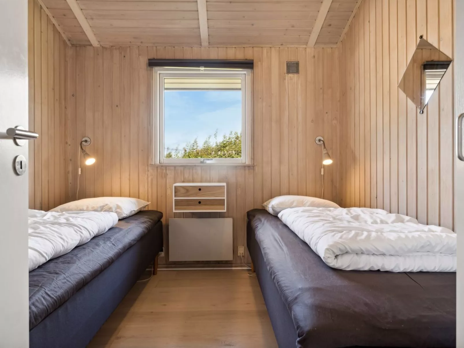 "Jorinde" - 1km from the sea-Binnen