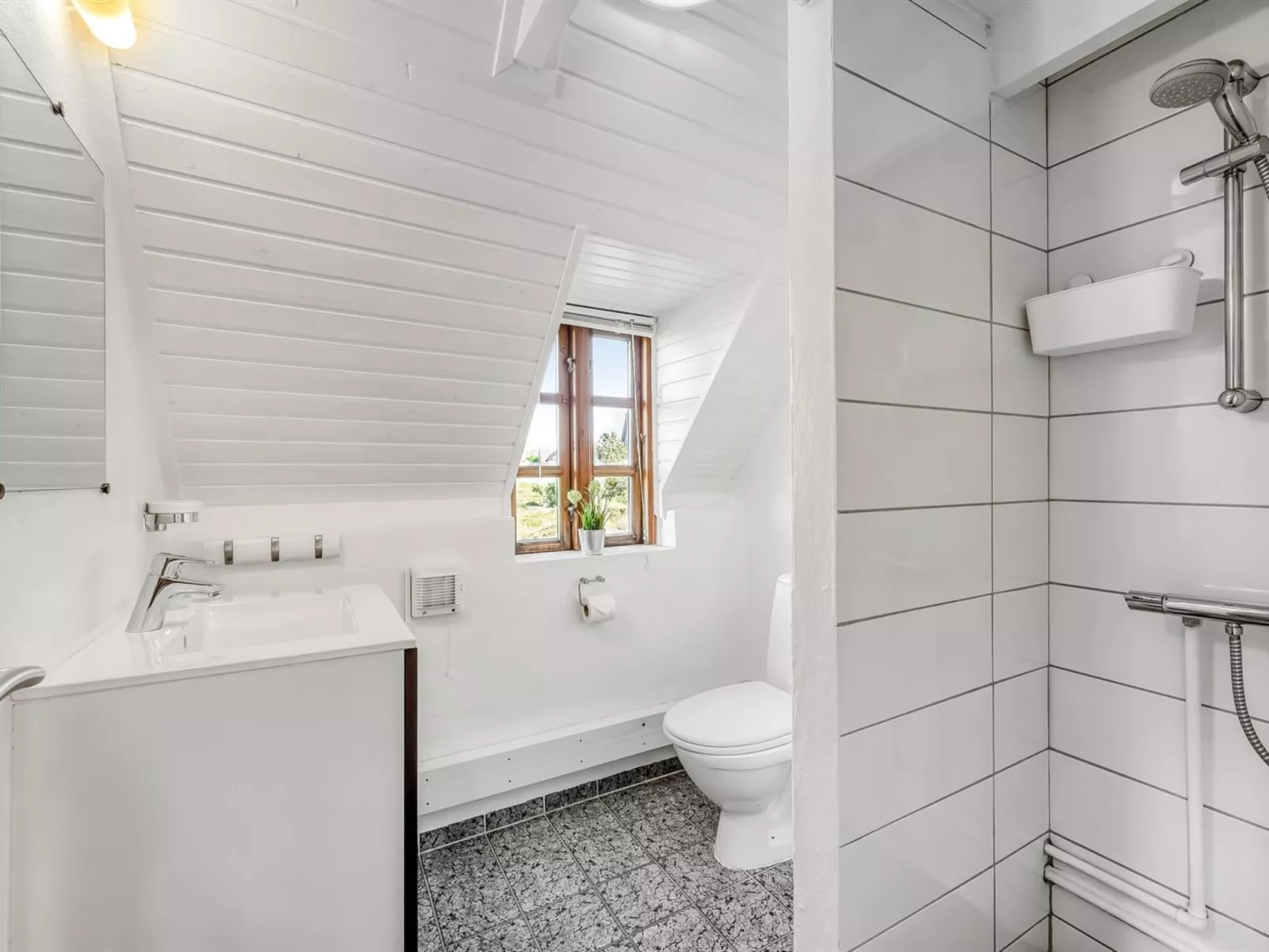 "Arlina" - 600m from the sea-Binnen