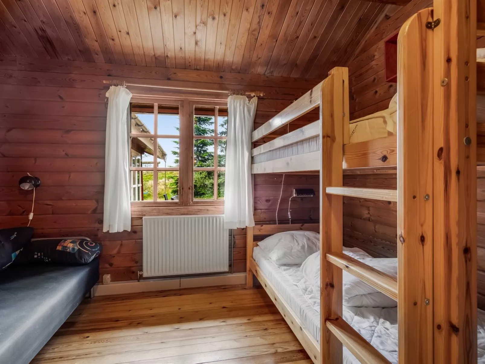 "Aisling" - 700m from the sea-Binnen