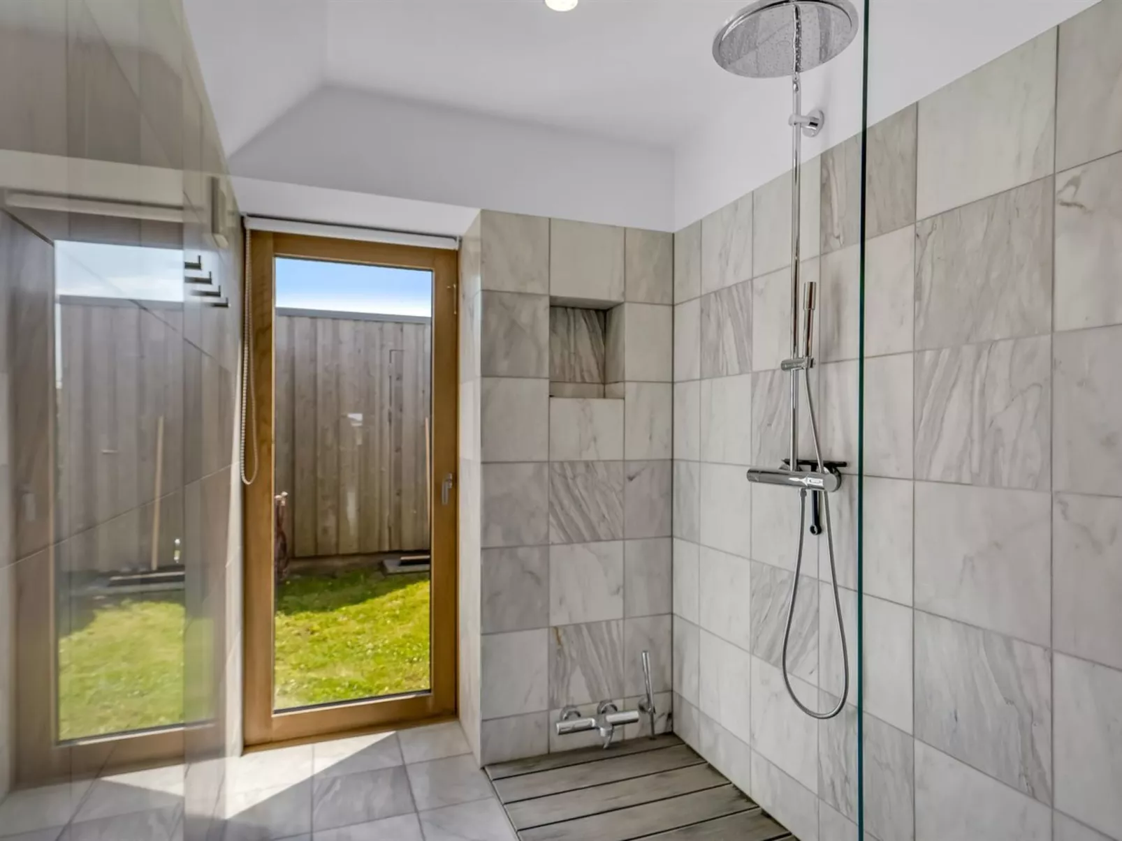 "Onni" - 250m from the sea-Binnen