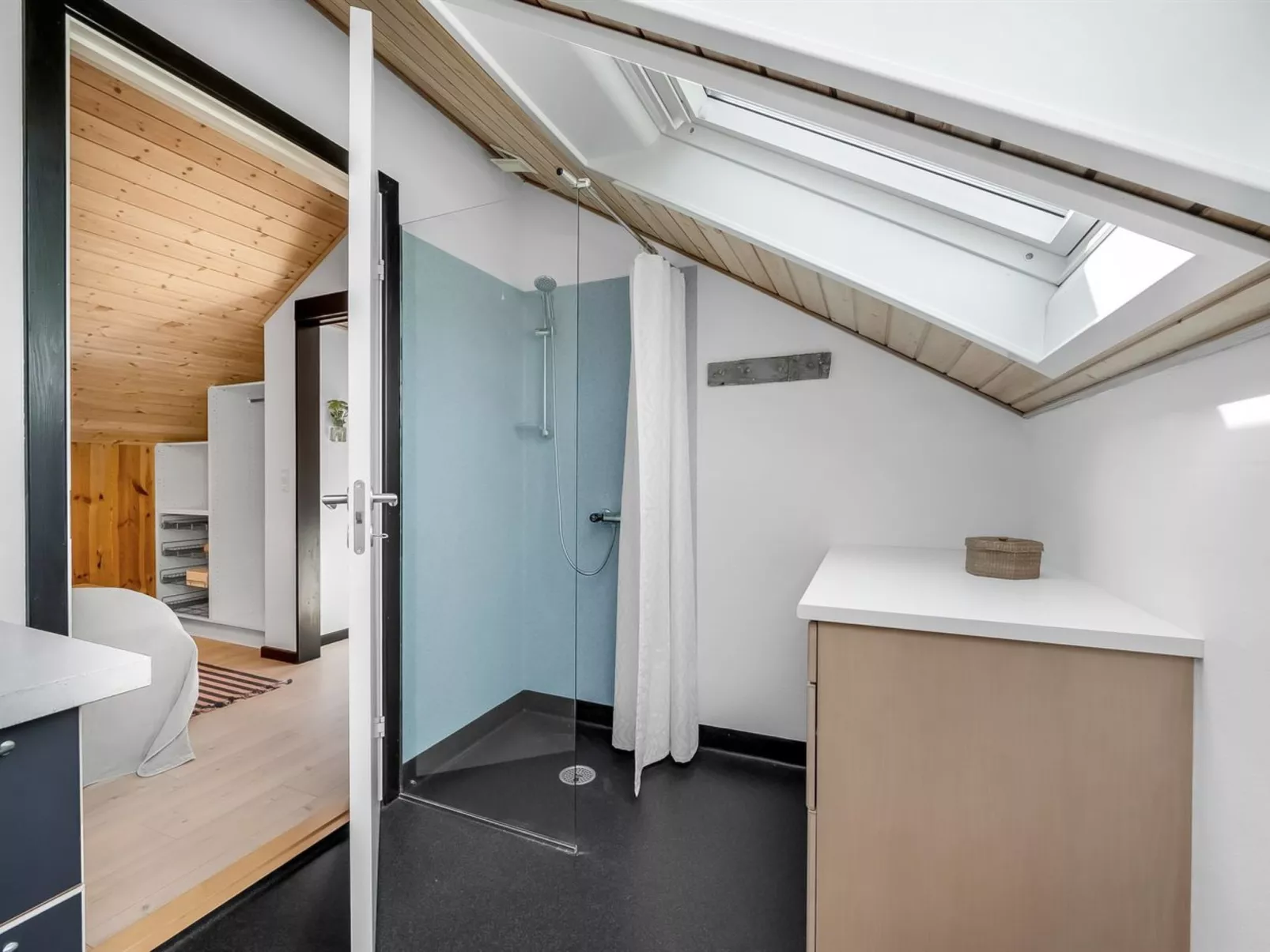 "Kadife" -  from the sea-Binnen