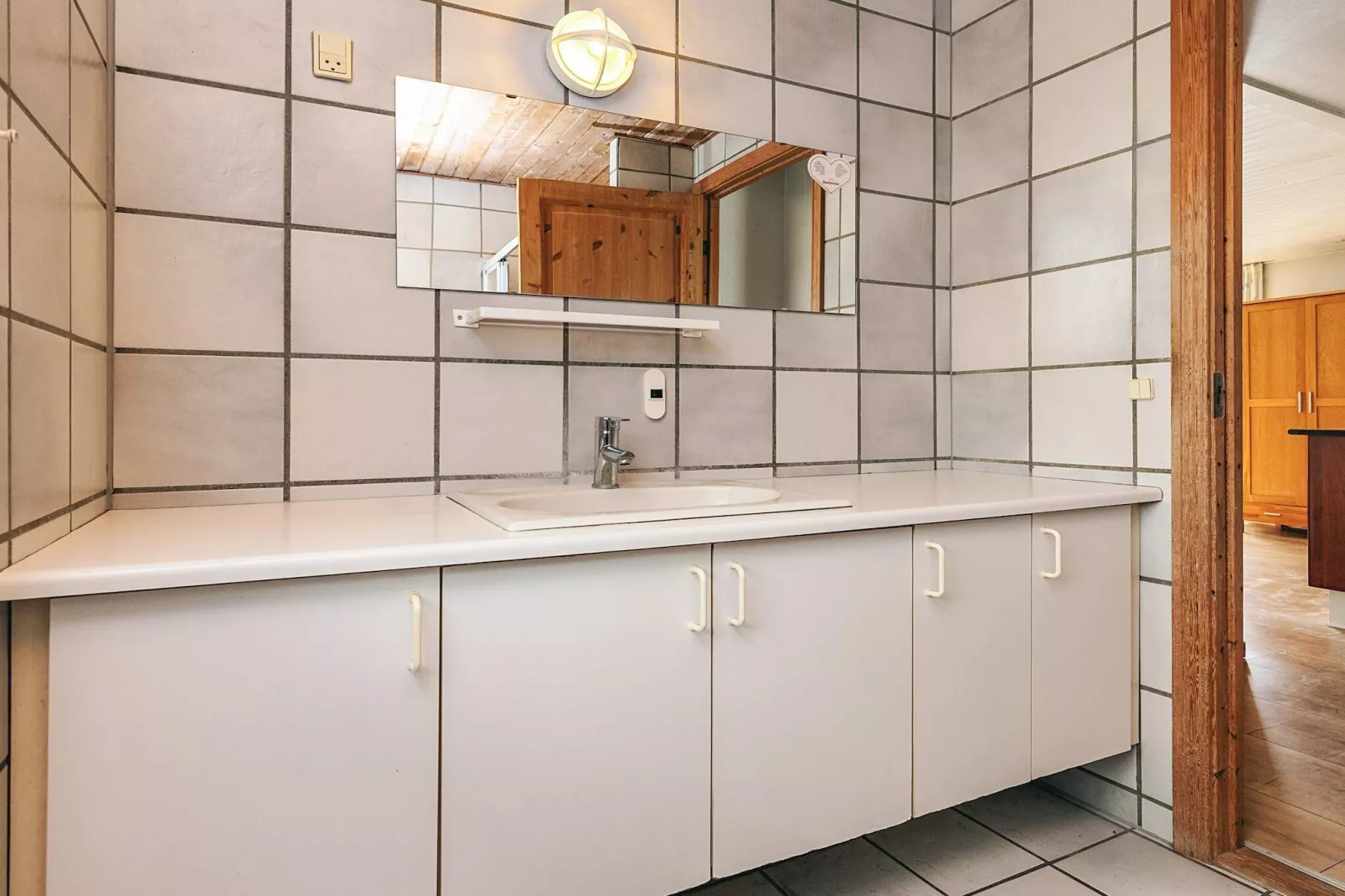 Zeezijde ontsnapping met uitzicht -- By Traum Ferienwohnungen-Binnen