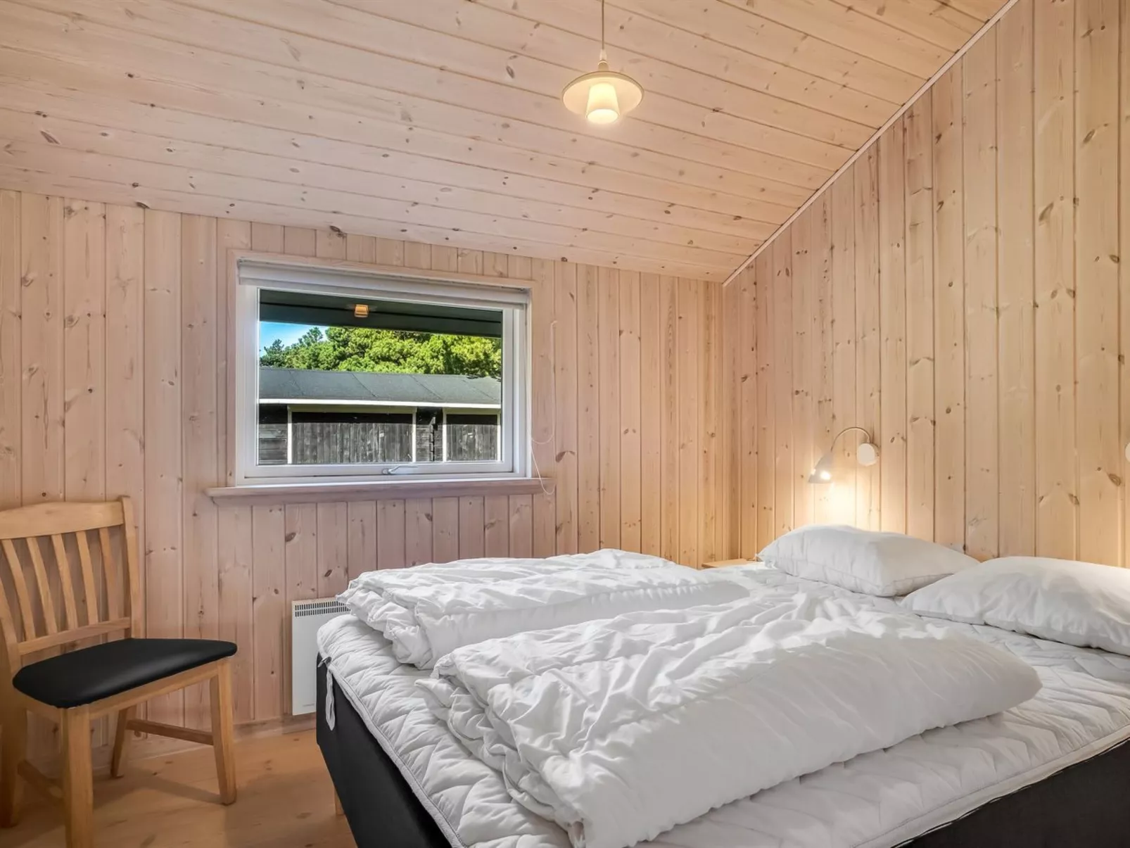 "Skrollan" - 200m to the fjord-Binnen