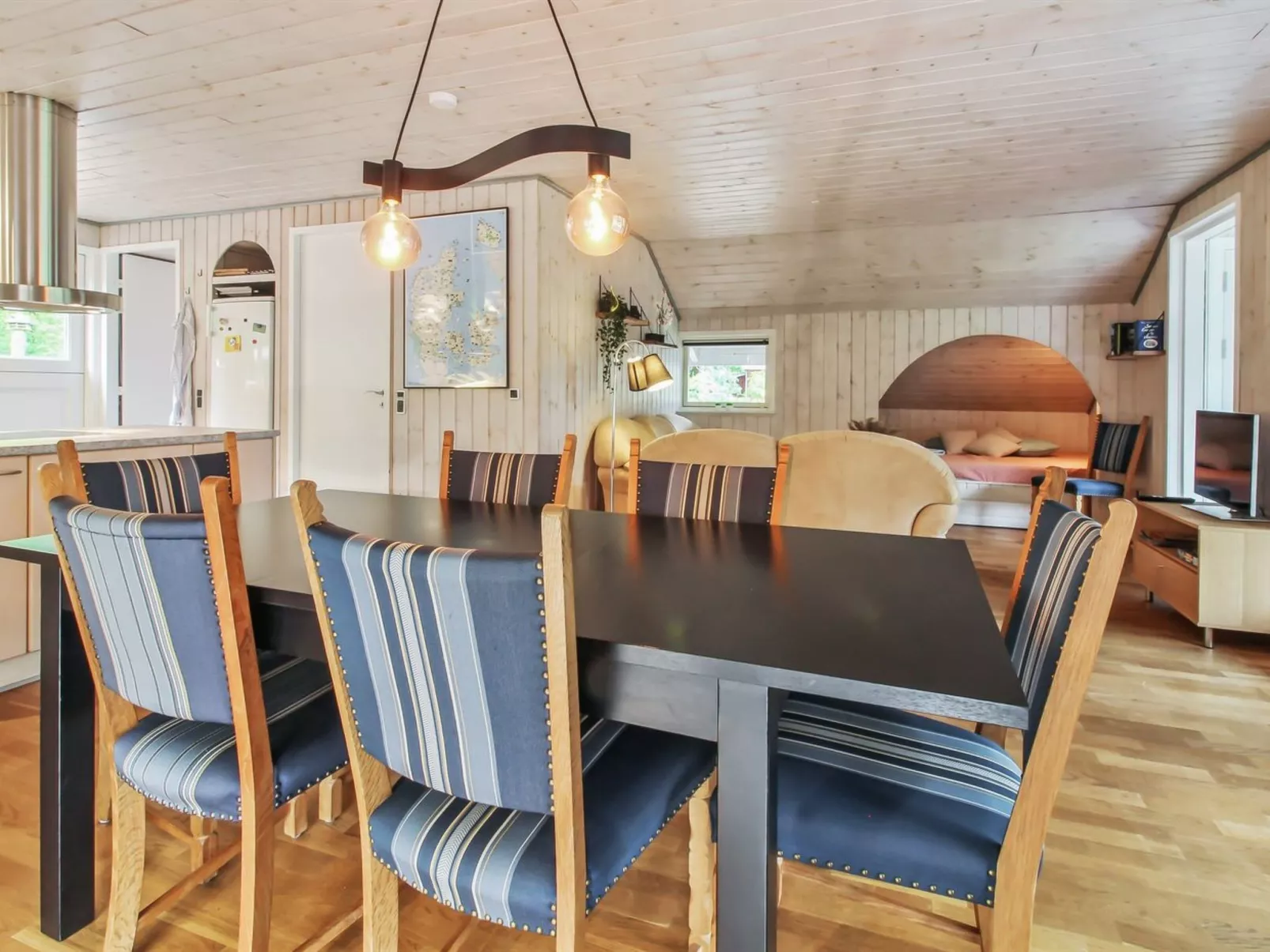 "Lenya" - 33km from the sea-Binnen