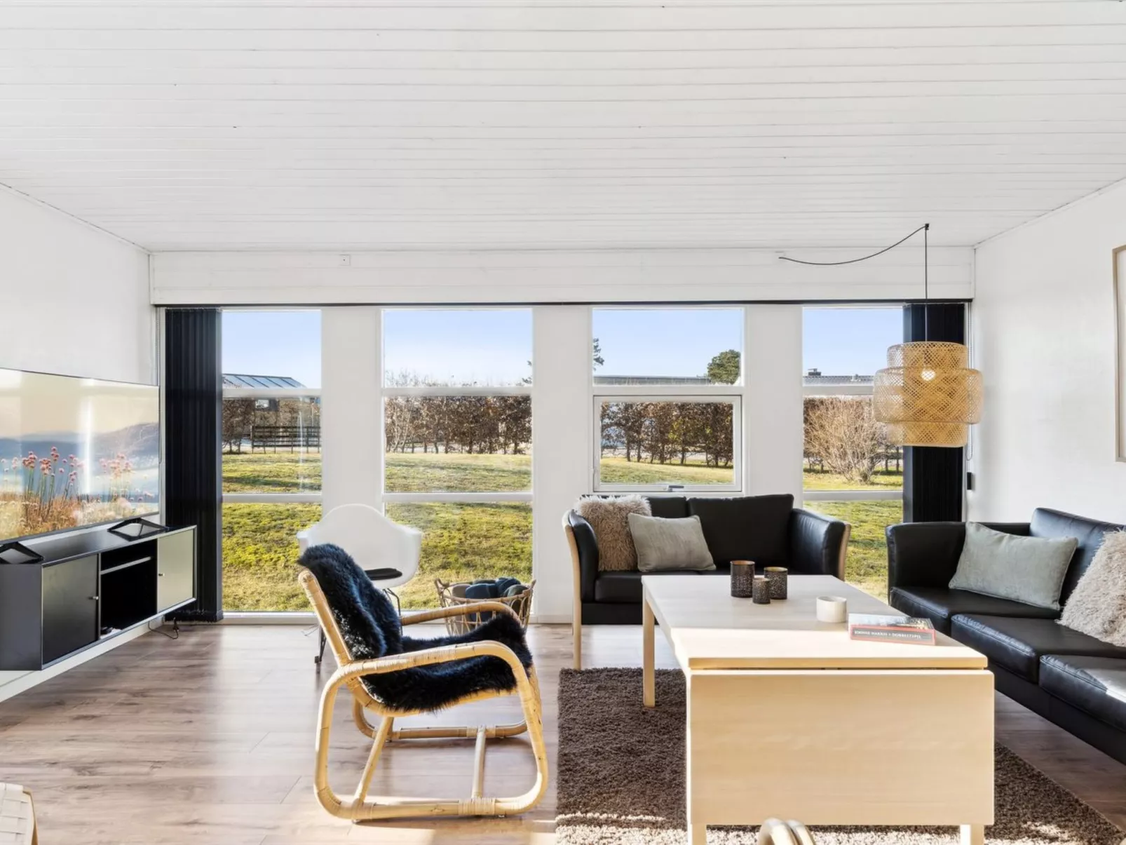 "Sebine" - 200m from the sea-Binnen