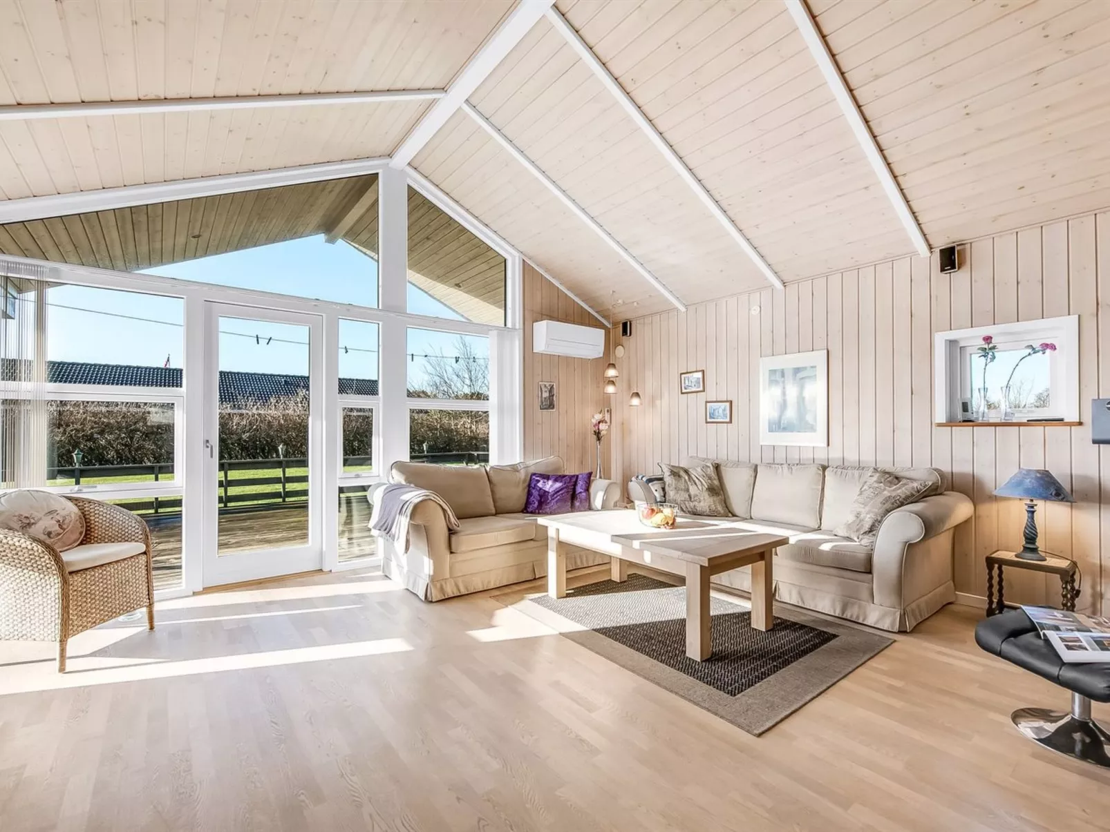 "Asgard" - 800m to the fjord-Binnen