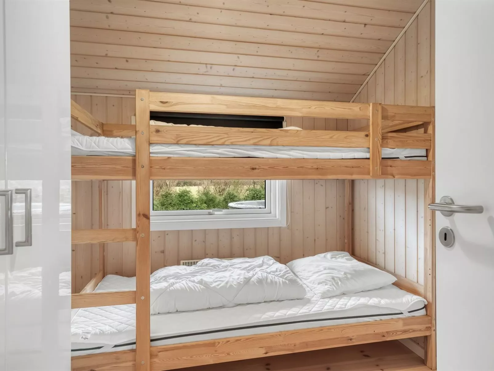 "Antero" - 500m to the fjord-Binnen