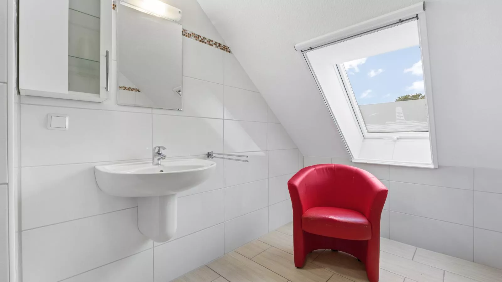 Stranddistel links mit Sauna-Badkamer