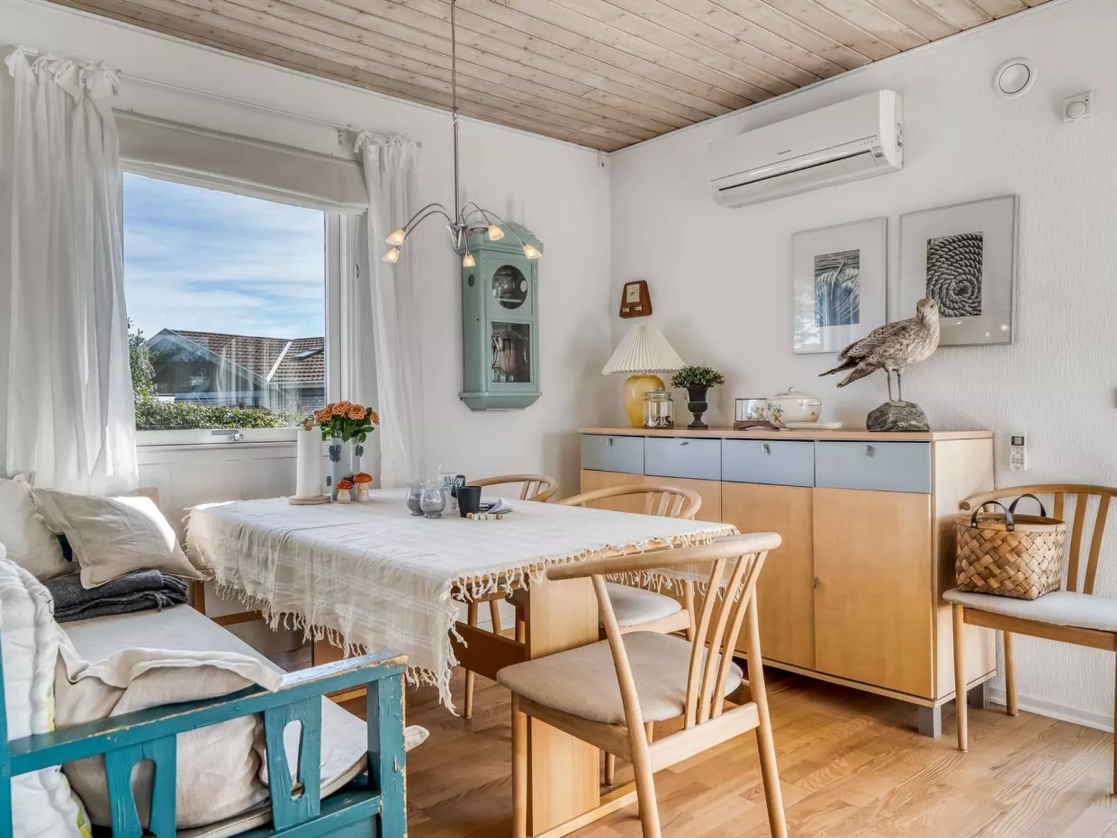 "Bara" -  from the sea-Binnen