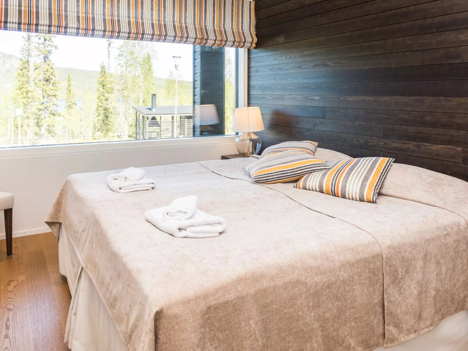 Holy lake chalet b-Binnen