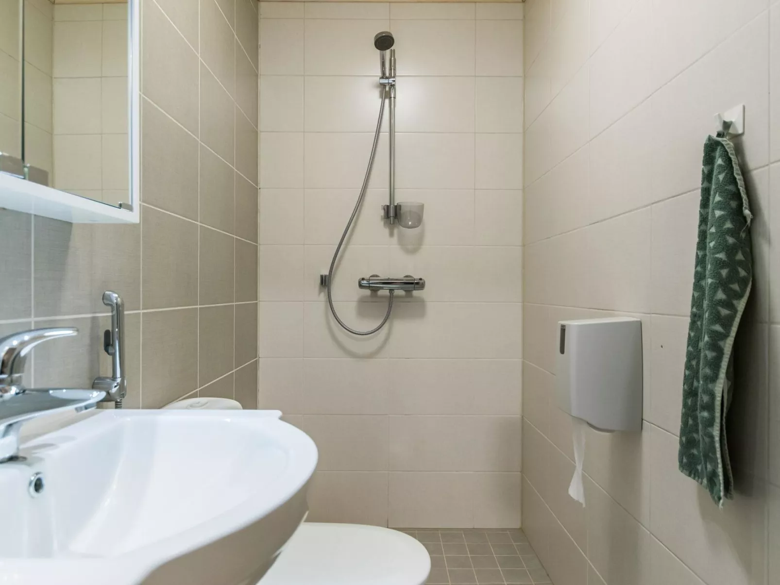 Sinisen tien helmi-Binnen