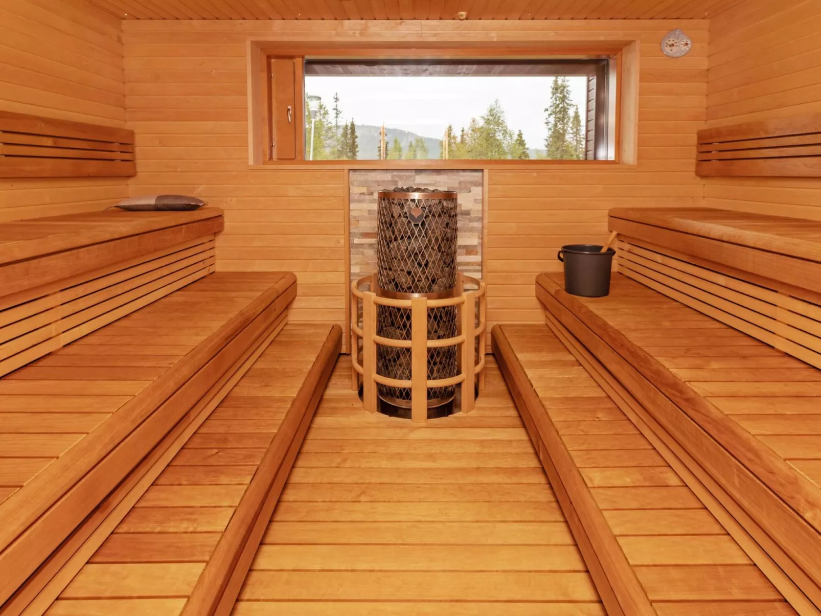 Holy lake chalet a-Binnen