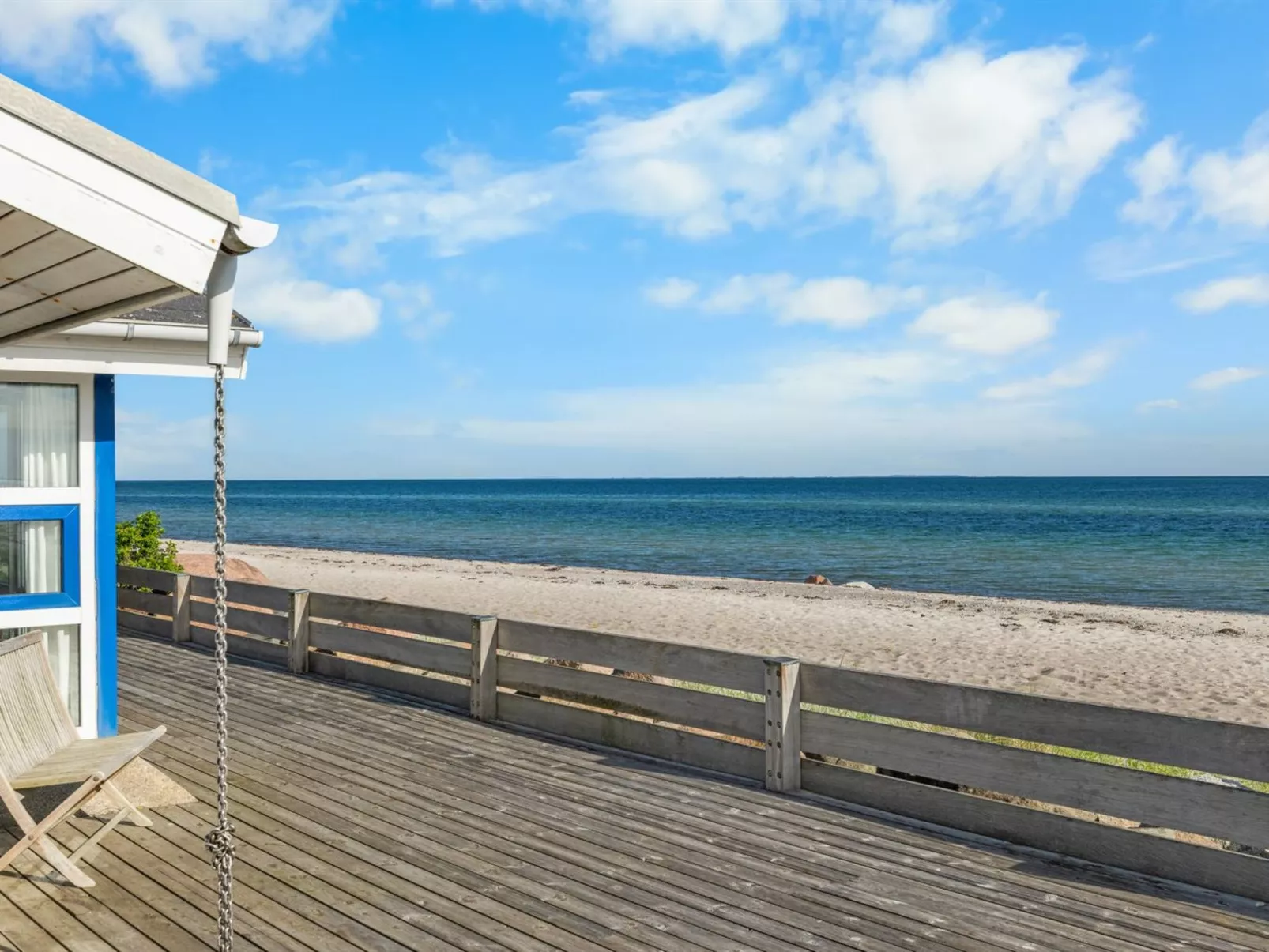 "Amila" - 10m from the sea-Buiten