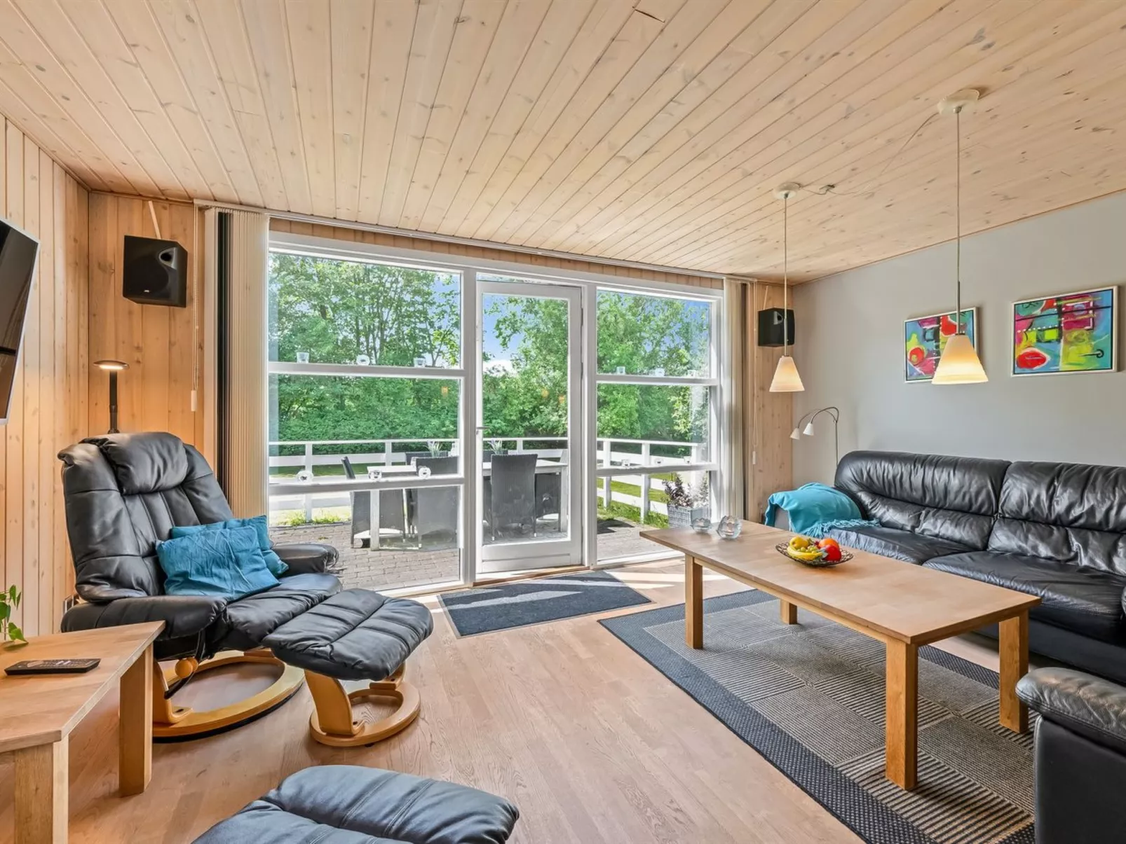 "Mina" - 600m to the fjord-Binnen