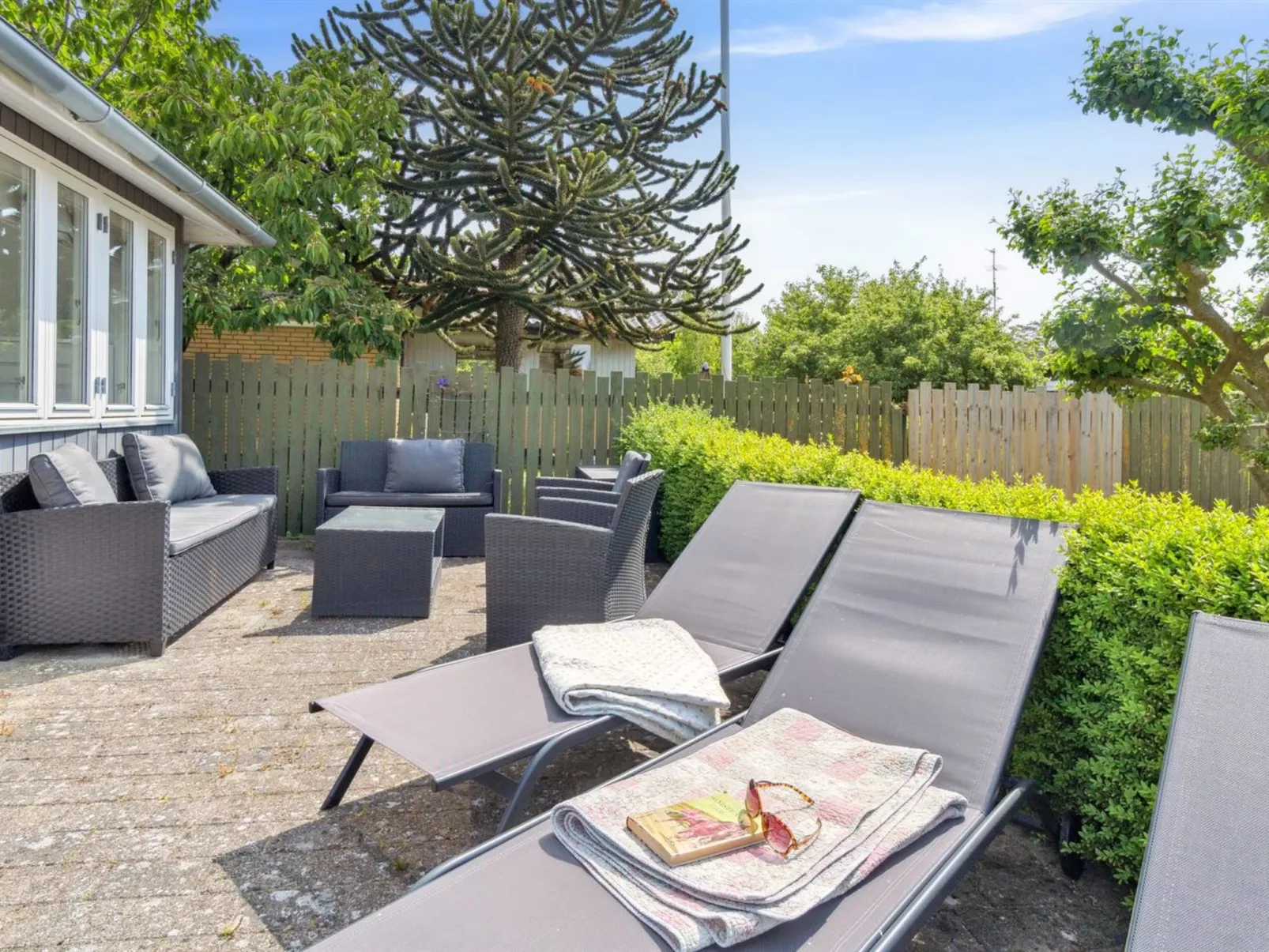 "Dreng" - 250m from the sea-Buiten