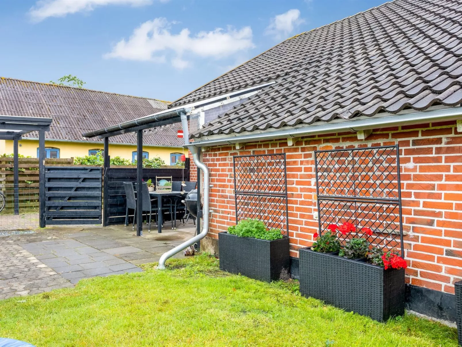 "Kirsi" -  from the sea-Buiten