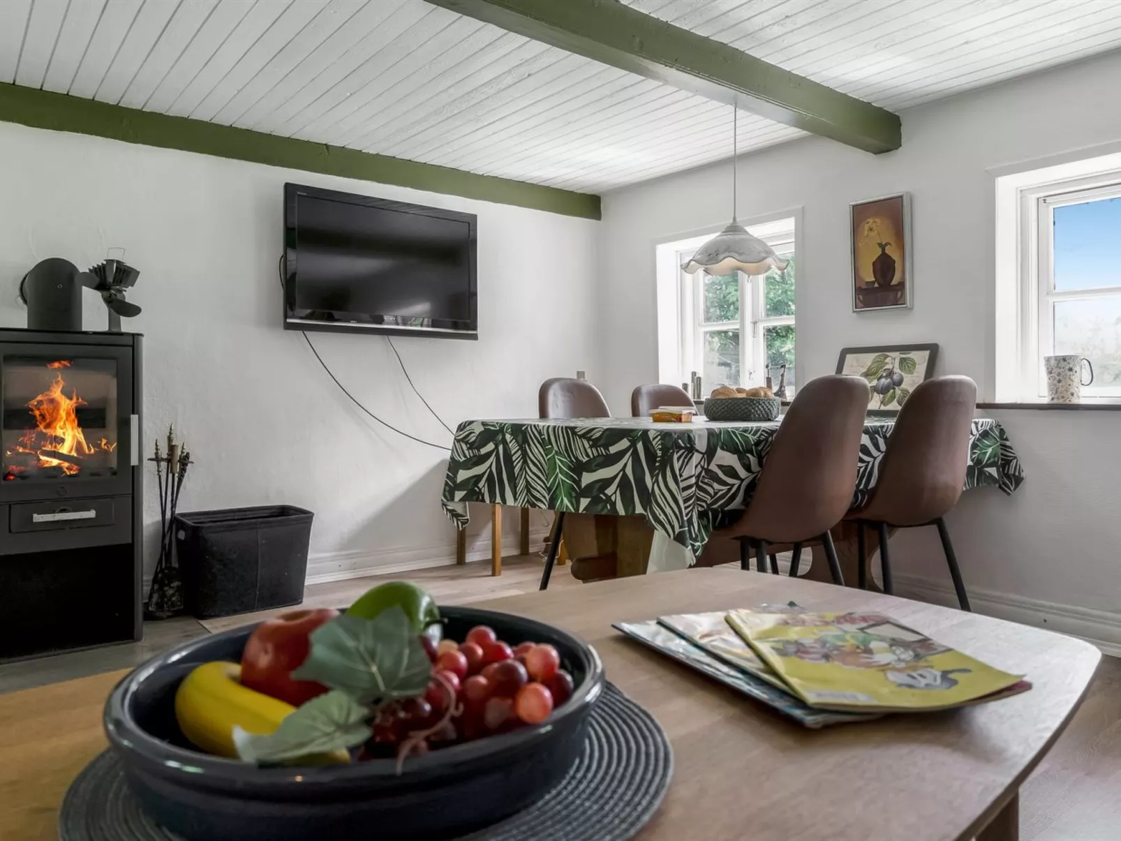 "Aatos" - 2km from the sea-Binnen