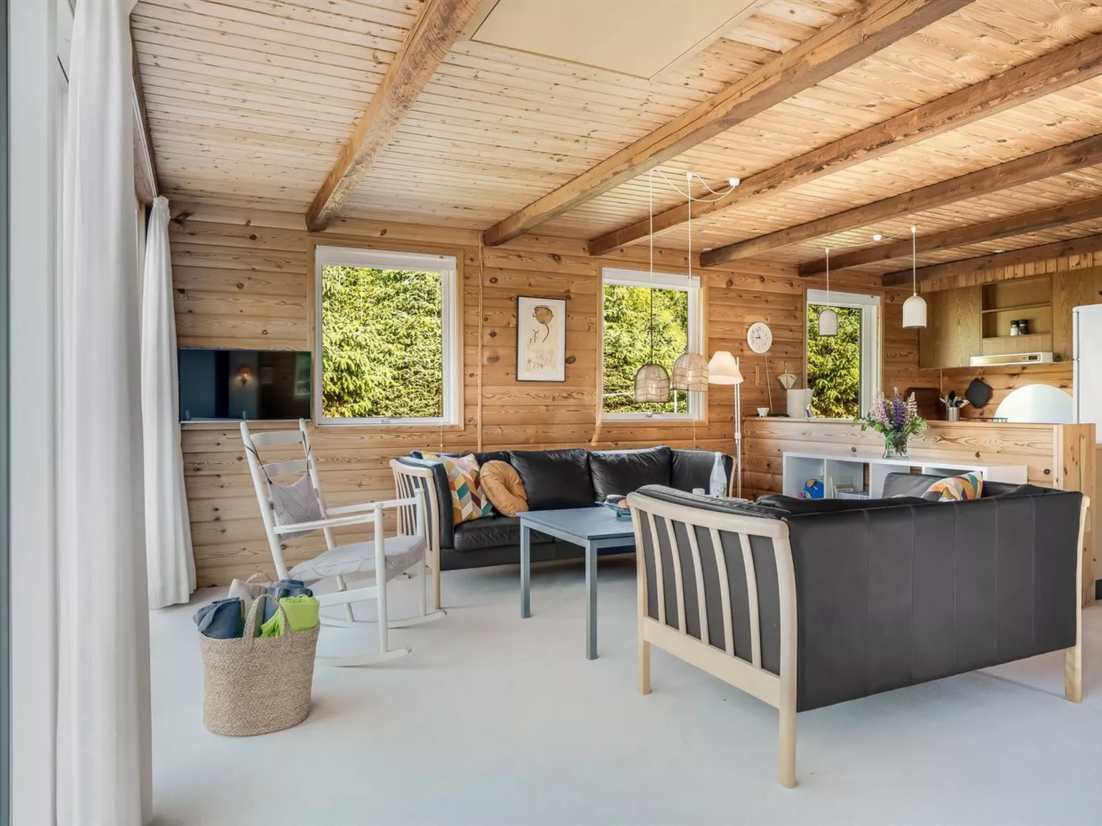 "Laris" - 700m to the fjord-Binnen