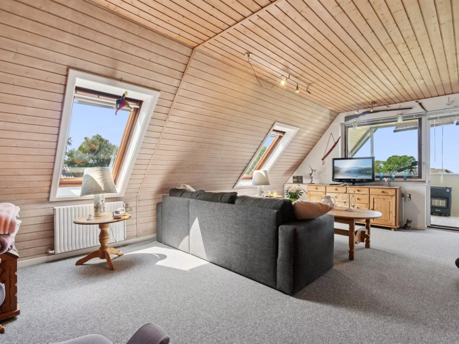 "Lacey" - 4km from the sea-Binnen