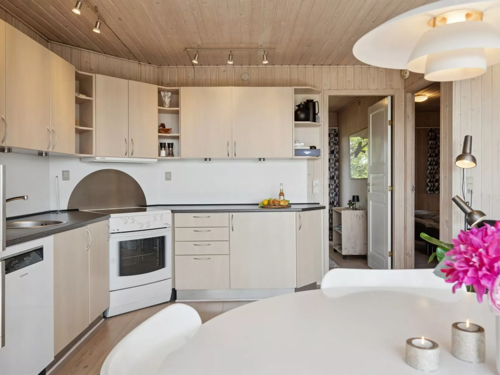 "Sighbiorn" - 150m to the fjord-Binnen