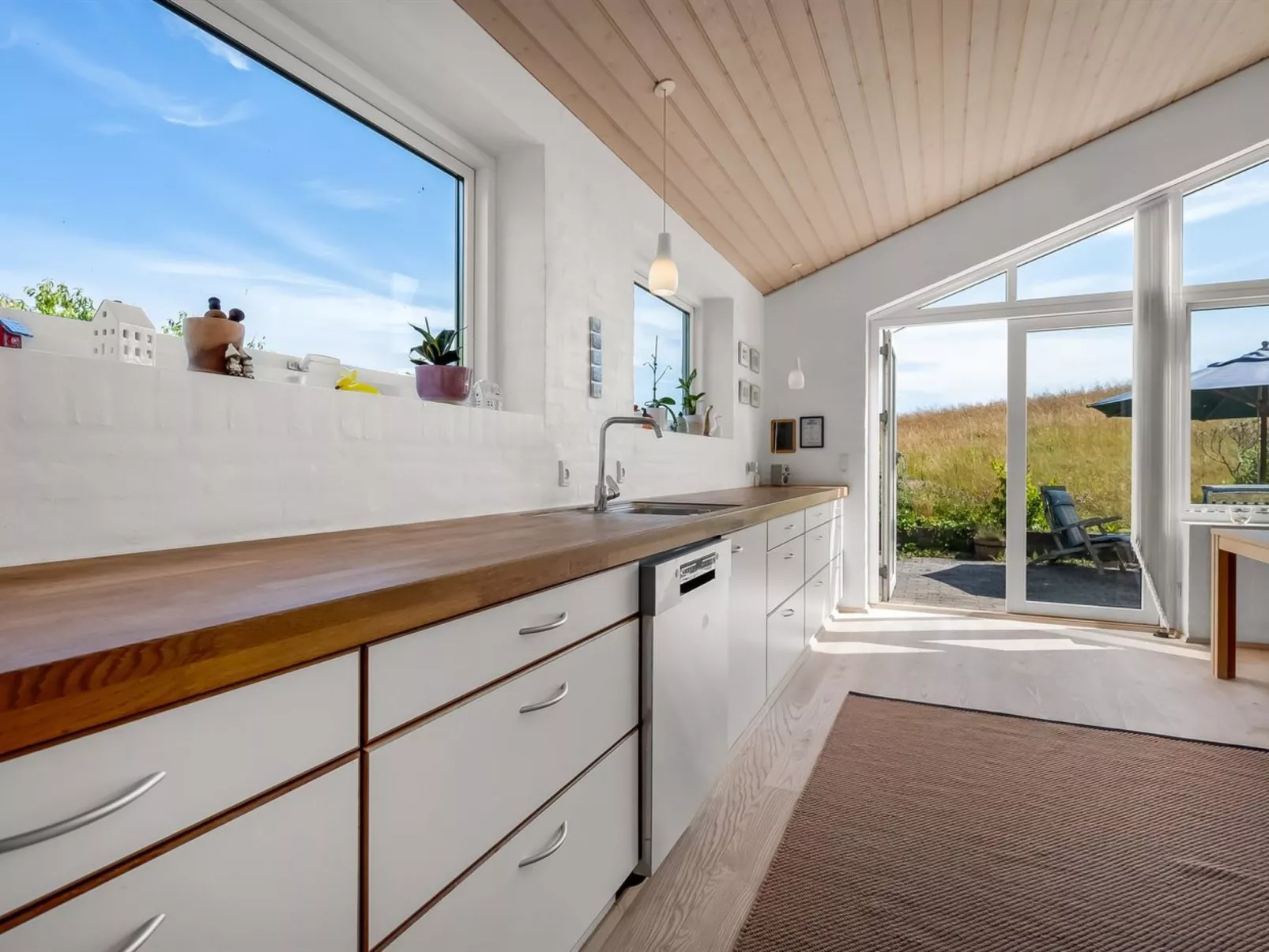 "Idalia" - 600m from the sea-Binnen