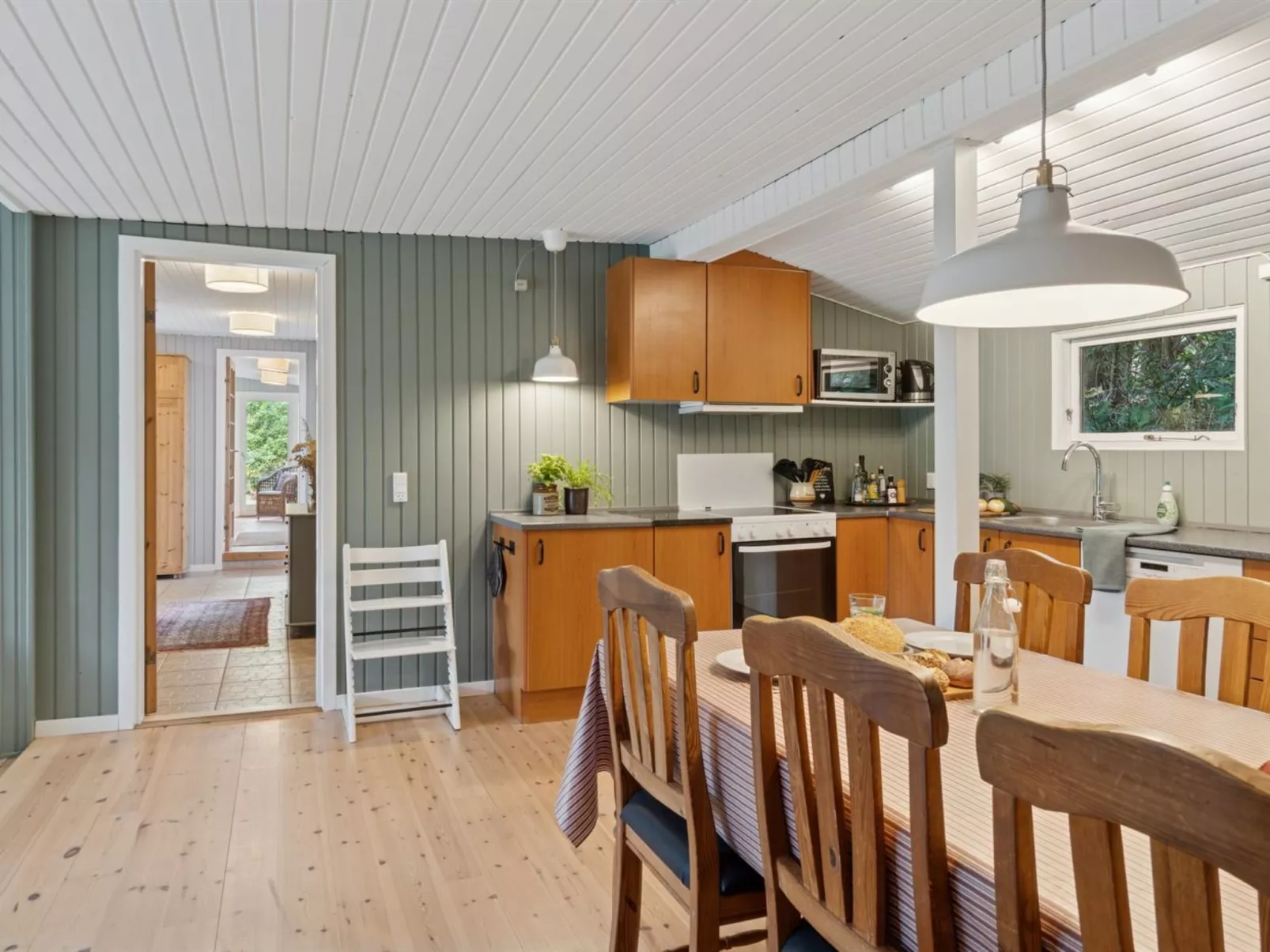 "Eilke" - 125m from the sea-Binnen