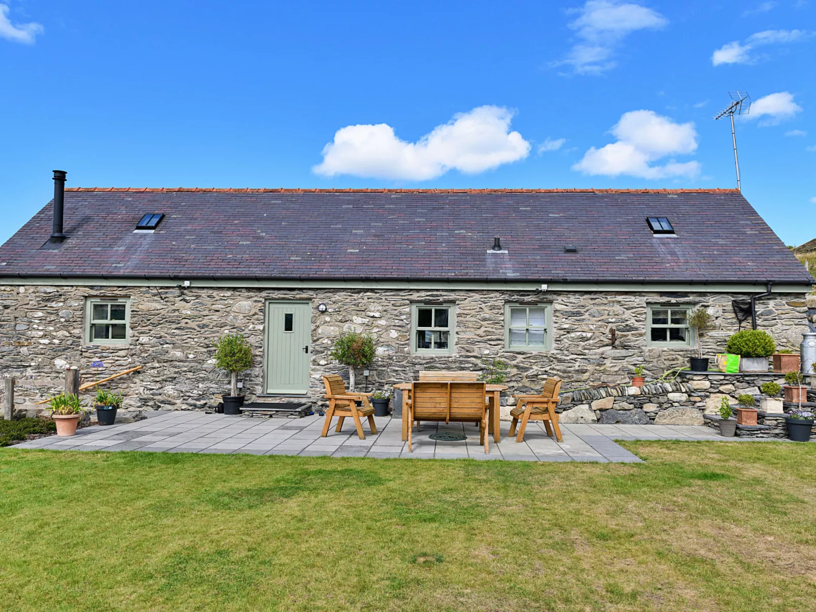 Moelis Granary-Buiten