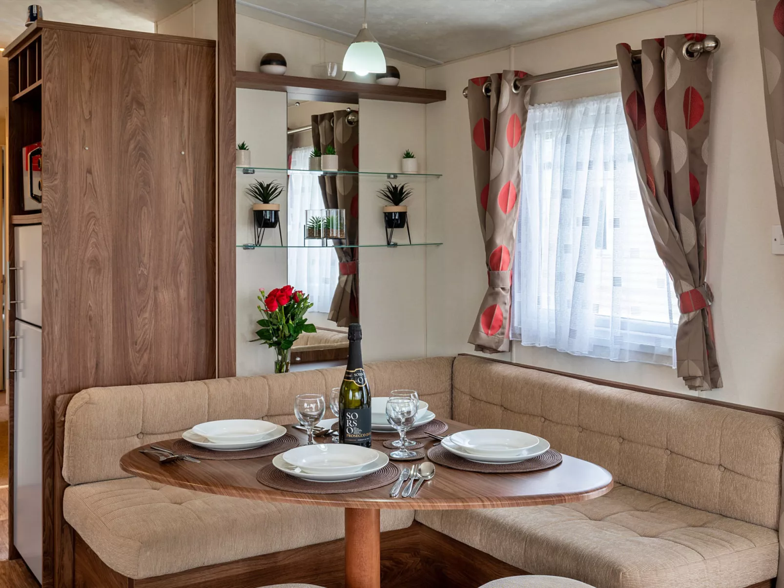 Phoenix Retreat-Binnen