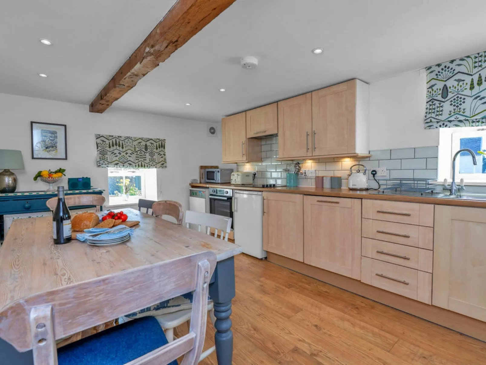 The Wheel House-Binnen