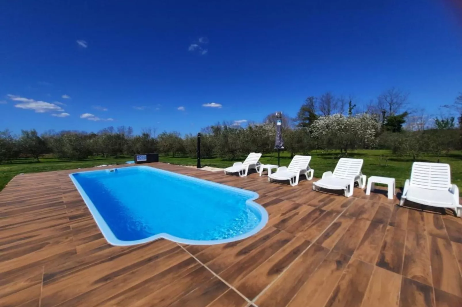 House in Nature-Zwembad