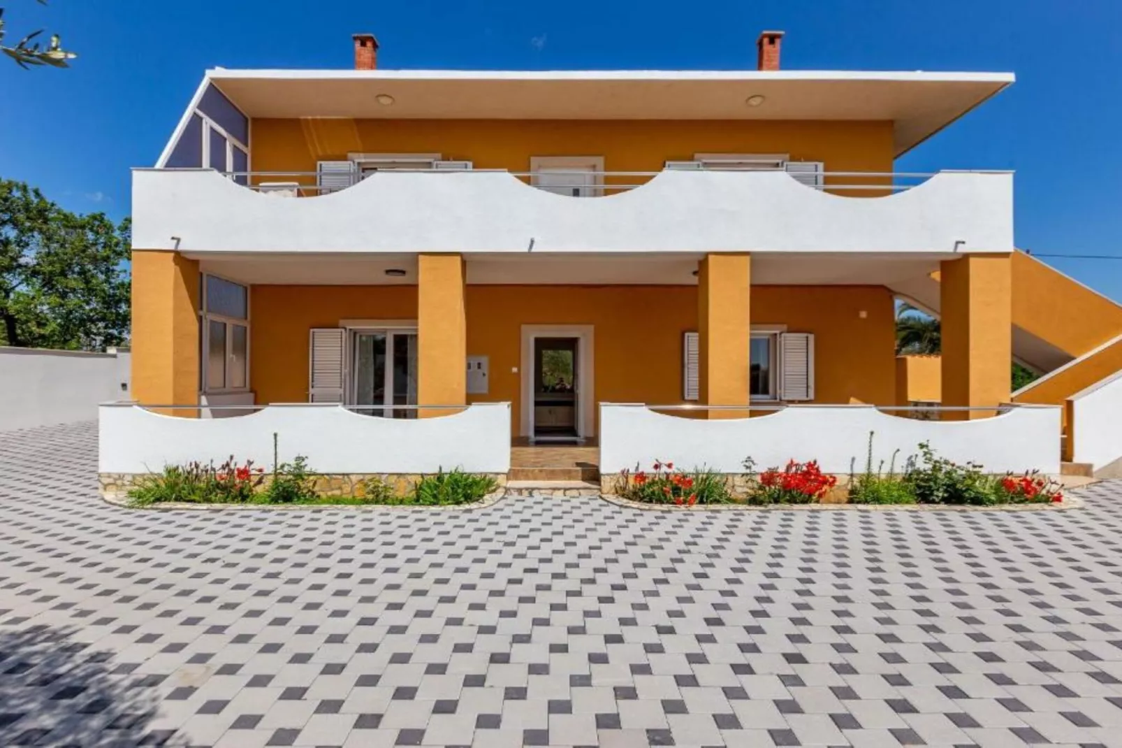 Peaceful Murvica Villa Pool, Garden, and Modern Comfort - Two Bedroom Holiday Home with Private Pool-Buitenlucht