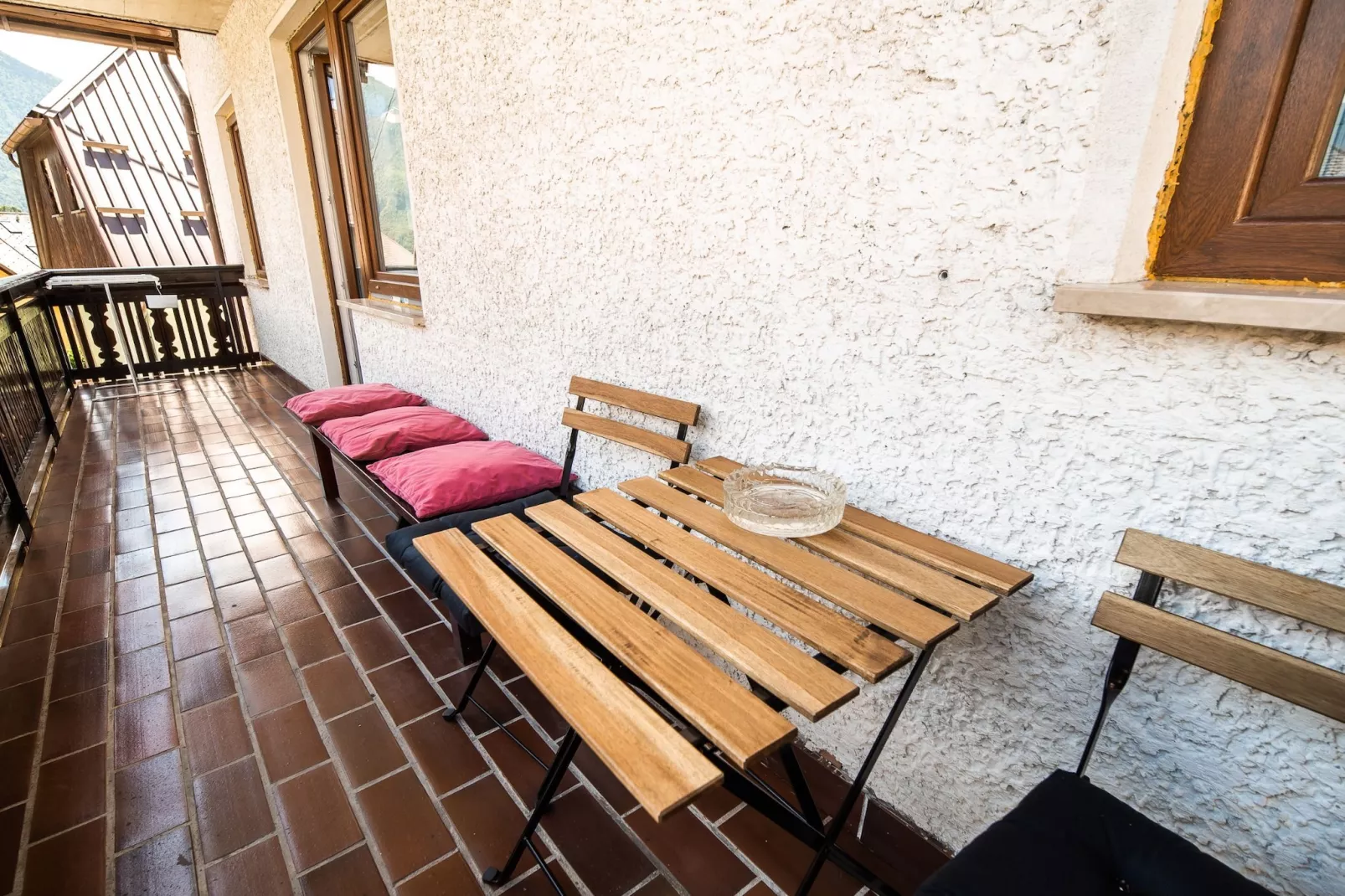 Mountain View Haven Apartments - Two Bedroom Apartment with Balcony-Terrasbalkon