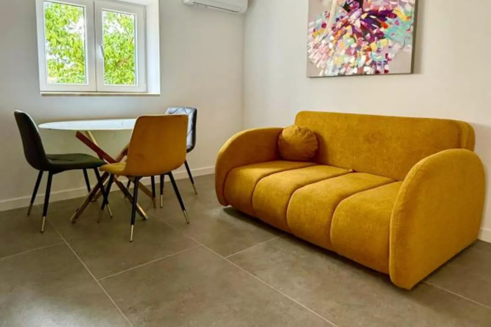 One-Bedroom Apartment With Terrace-Sfeer