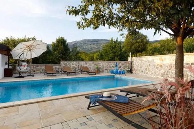 Holiday Home Lišnjak - Three Bedroom Holiday Home with Pool-Zwembad