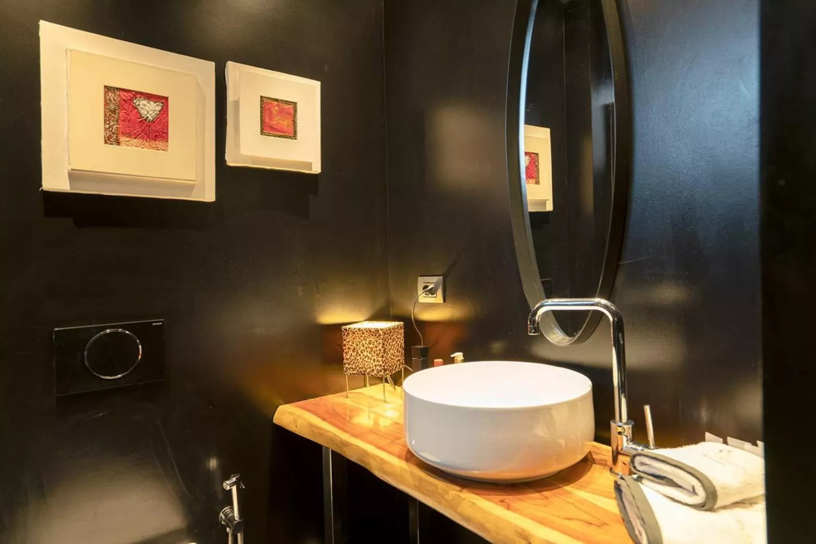 MI Casati 24-Badkamer