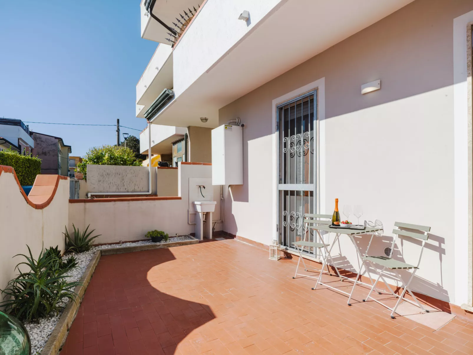 Sunflower piano terra-Buiten