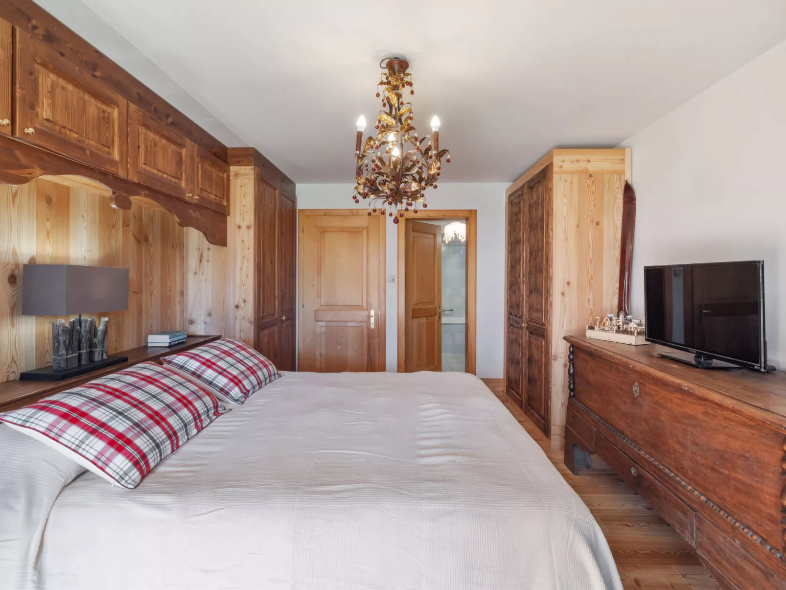 Les Pierres C 3-Binnen