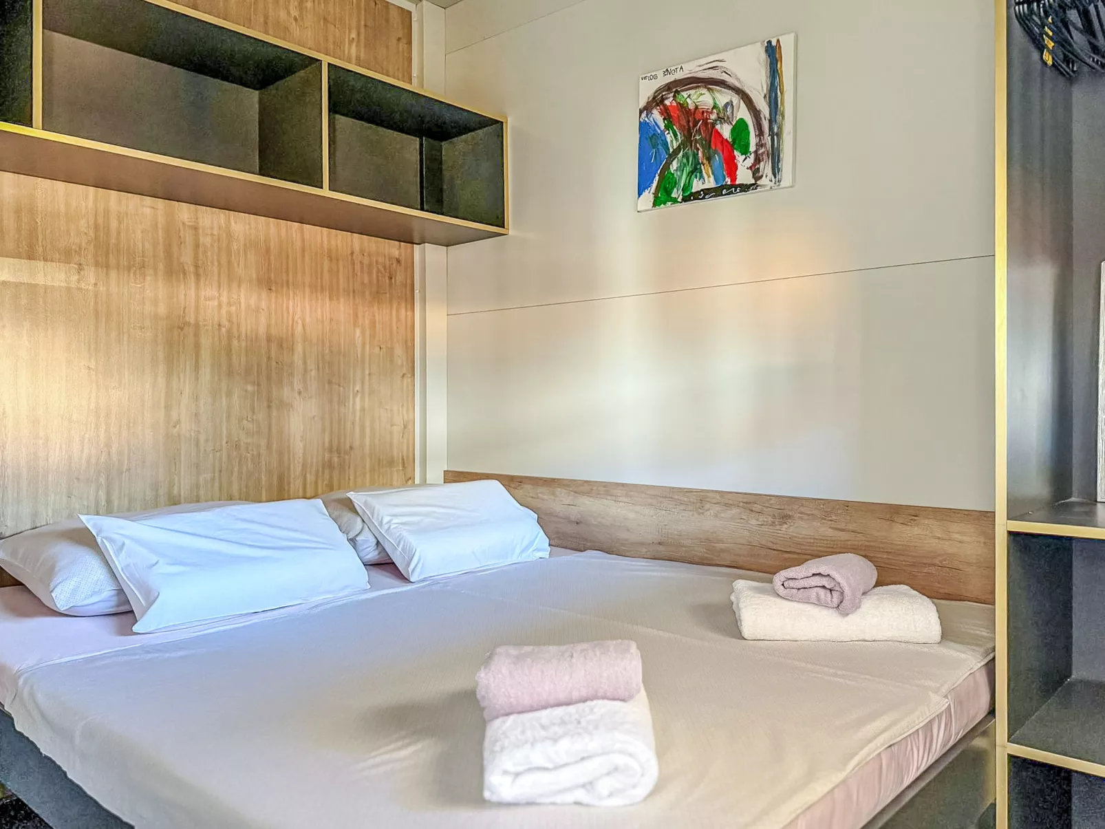 Hosekra Hišica-Binnen